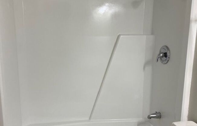 2 beds, 1.5 baths, 980 sqft, $1,095, Unit K2