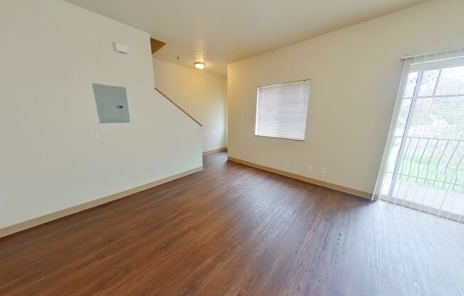 4 beds, 2 baths, $3,200, Unit 9