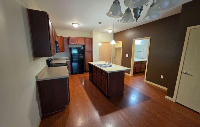 1 bed, 1 bath, 735 sqft, $1,175, Unit 209