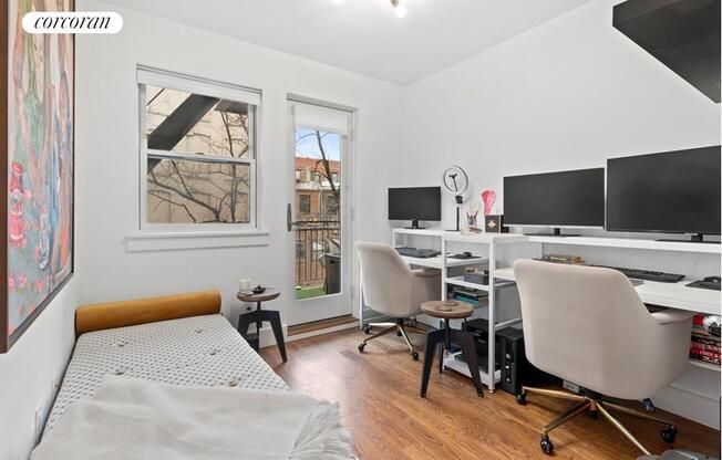 159 W 126 ST