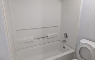 2 beds, 1 bath, $1,199