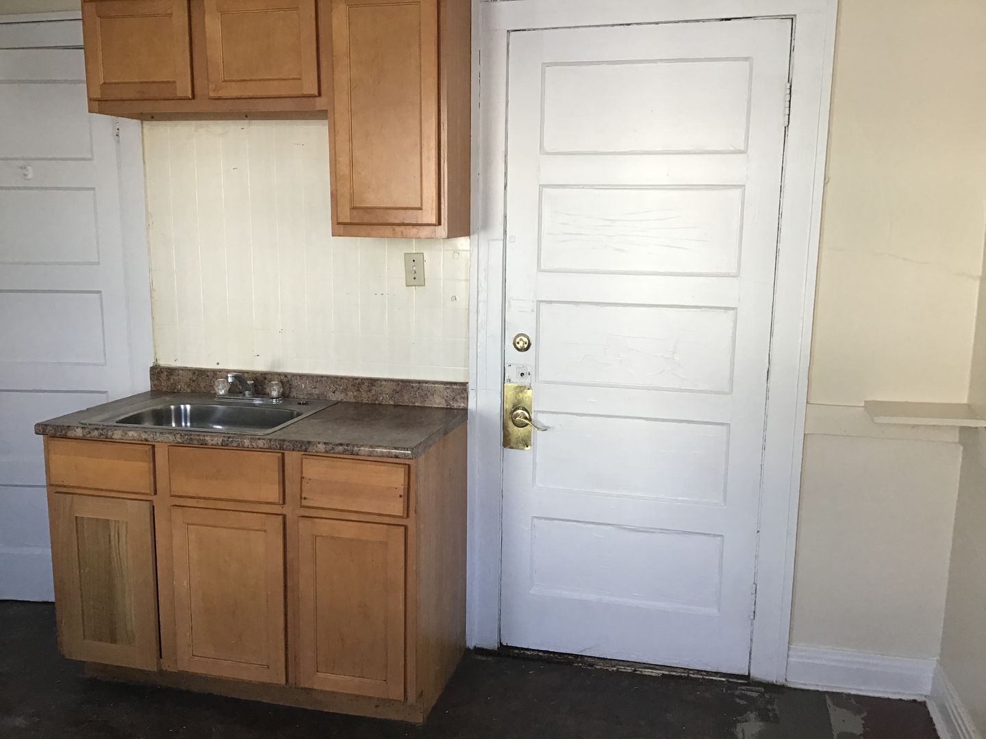 2501 S 15th Pl./1551 W Arthur Ave