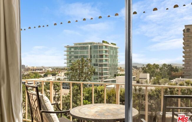 1 bed, 2 baths, 718 sqft, $3,800, Unit 710