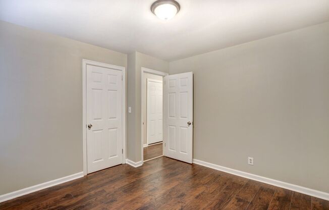 1 bed, 1 bath, $1,300, Unit B