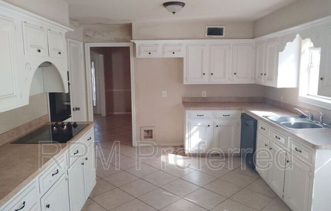 14915 OAK BLF CT