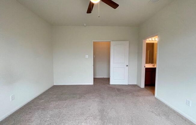 3 beds, 2 baths, $1,650