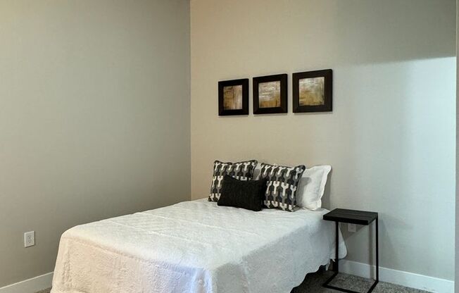 2 beds, 2 baths, 907 sqft, $1,550