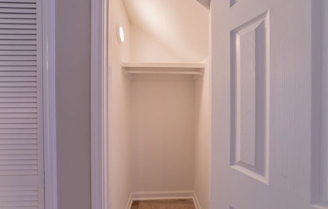 3 beds, 1.5 baths, 1,075 sqft, $1,650, Unit 723HCI