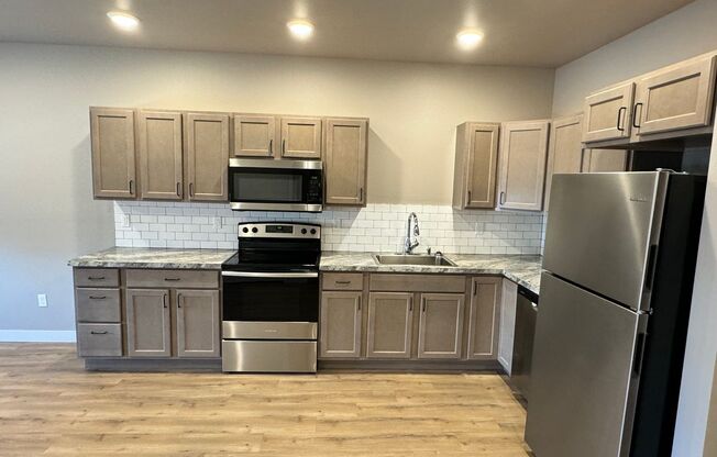 1 bed, 1 bath, 624 sqft, $900, Unit 205