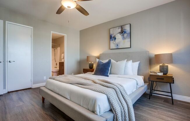 2 beds, 2 baths, 1,000 sqft, $2,595, Unit 23