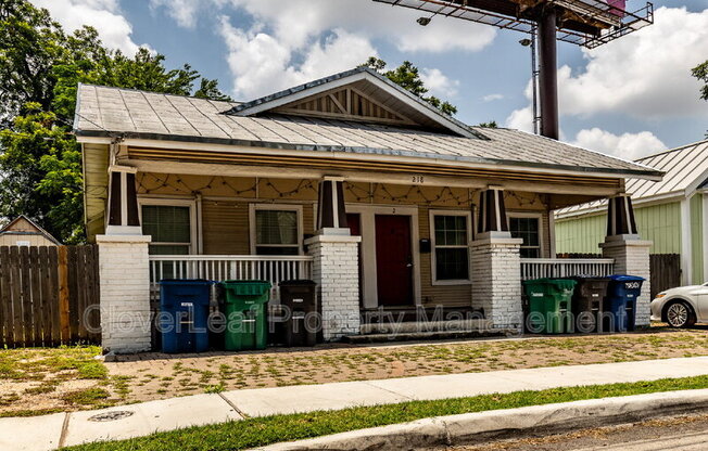 218 CADWALLADER ST