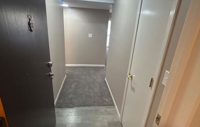 2 beds, 1 bath, 900 sqft, $969, Unit 107