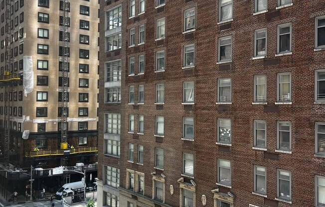 Studio, 1 bath, 636 sqft, $4,300, Unit 5O