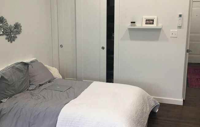 Studio, 1 bath, 403 sqft, $1,404, Unit 304