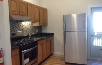 1 bed, 1 bath, 700 sqft, $1,695, Unit 7