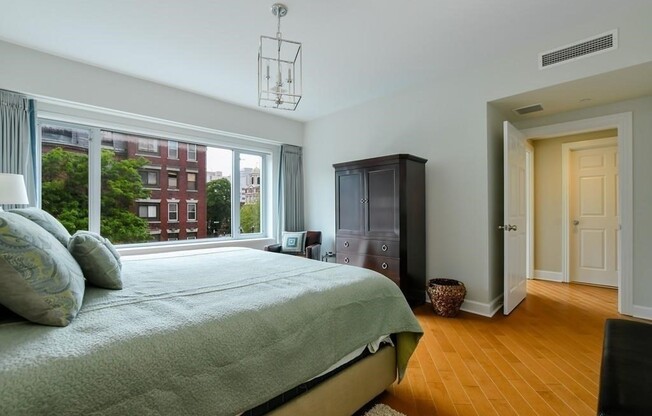 3 beds, 2.5 baths, 1,737 sqft, $6,800, Unit 310