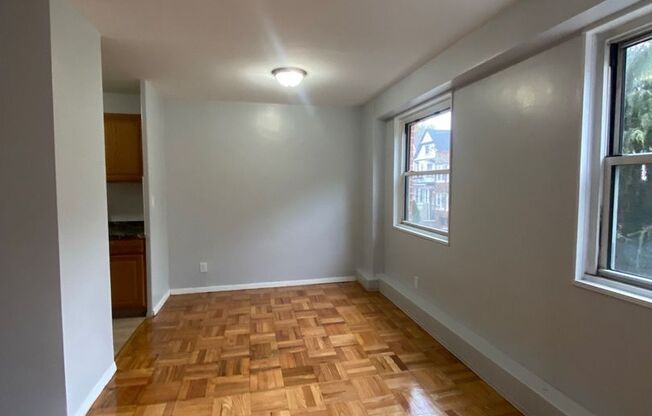 1 bed, 1 bath, $2,400, Unit 3I