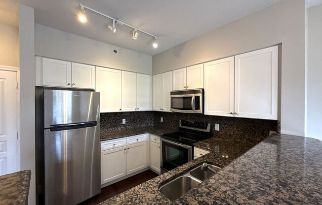 Great Dilworth condo!