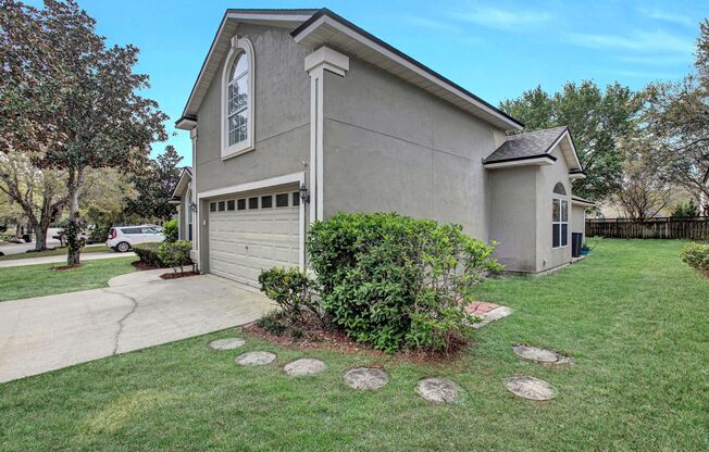 Renovated 5 bedroom/3 bathroom home in World Golf Village!