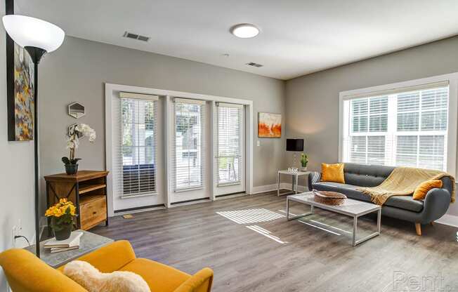 Barclay Place: Luxury Apartments & Townhomes