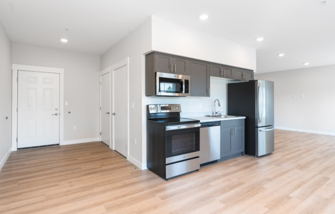 Now Leasing - New Construction - July 2023