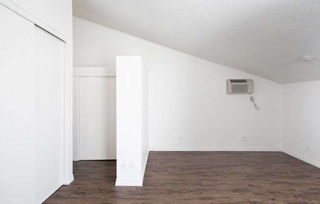 Studio, 1 bath, 410 sqft, $1,795, Unit 056