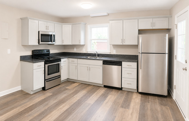2 Bed 1 Bath Renovated Duplex