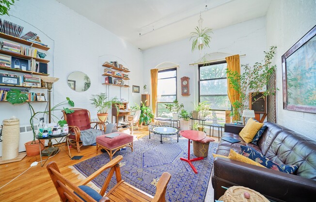 5 DELAVAN ST