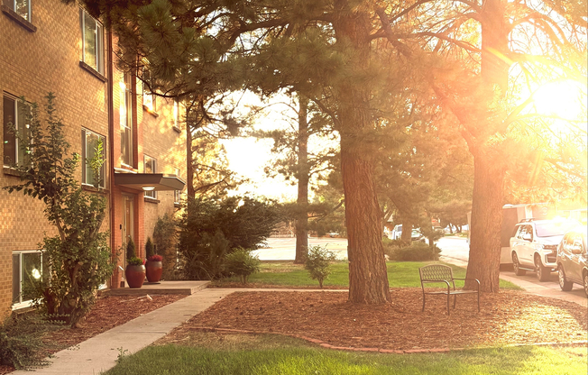 COTTONWOOD APARTMENTS