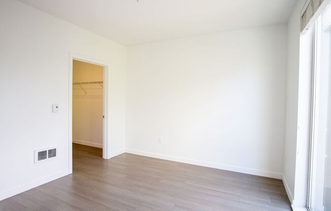 1 bed, 1 bath, $1,355, Unit 302