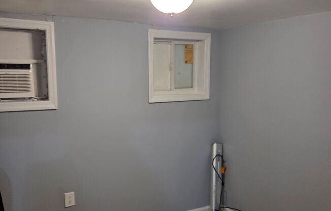 33 Springdale Newark