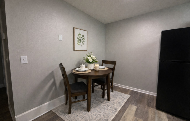 2 beds, 1 bath, 850 sqft, $1,275