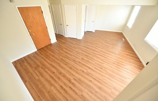 1p712 - 604 Brooklyn Avenue