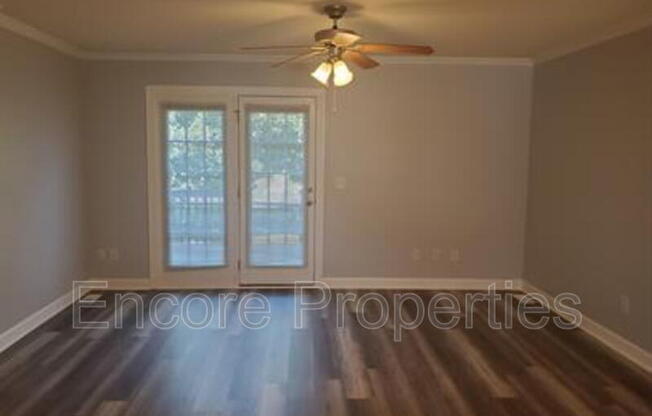 1712 STROLL CIR