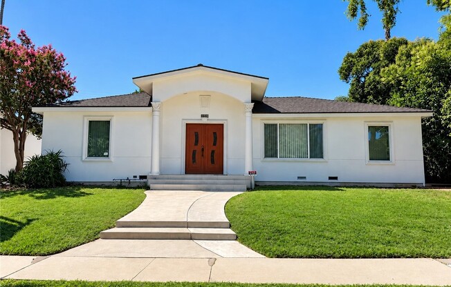 4 beds, 2.5 baths, 2,500 sqft, $5,200