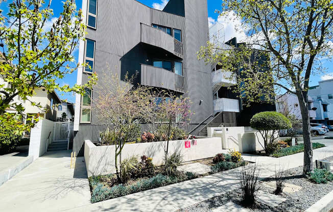 Welcome to Lido Apartments - 3714 Kelton Avenue Apartments