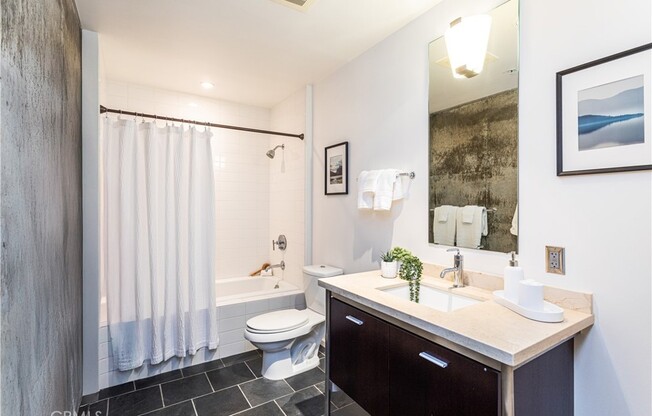 Studio, 1 bath, 760 sqft, $2,700, Unit 1011