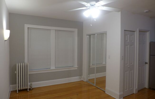 Studio, 1 bath, 300 sqft, $1,395, Unit 104