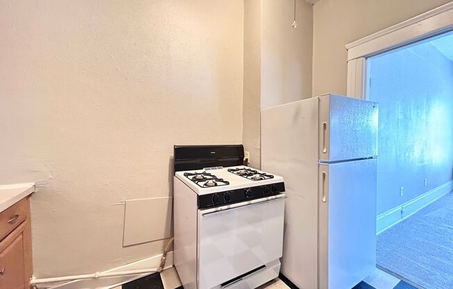 Studio, 1 bath, 500 sqft, $1,095, Unit 08