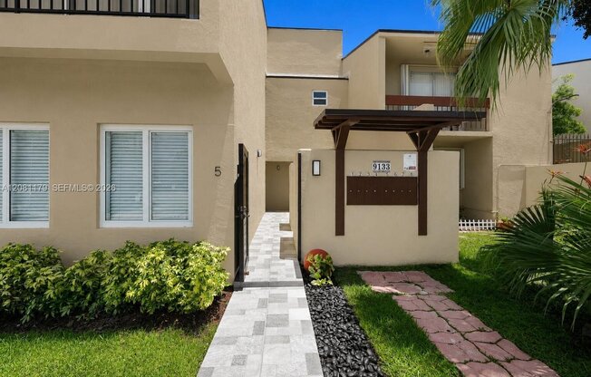 9133 FONTAINEBLEAU BLVD