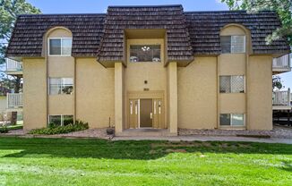 REDUCED PRICE + MOVE IN INCENTIVE! 2 bed / 1 bath - Whispering Pines Condo