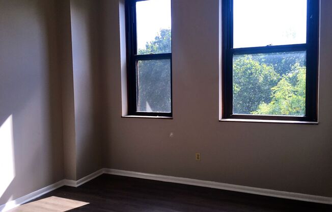 *** North Hills Apartments for rent * Pet Friendly * Central A/C * Spacious * Available Now ***