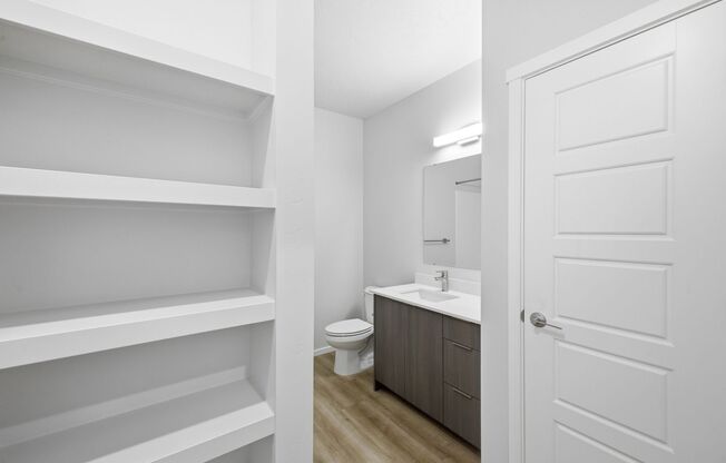 1 bed, 1 bath, 724 sqft, $1,422, Unit B303