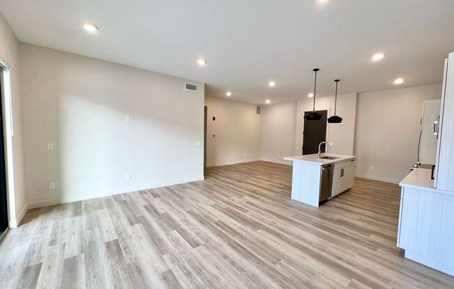 Luxurious Solheim Condo for Rent!