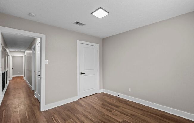 Welcome to 1107 Londonberry Ave in the heart of Friendswood