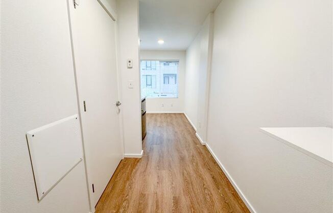 Studio, 1 bath, 186 sqft, $1,295, Unit 212