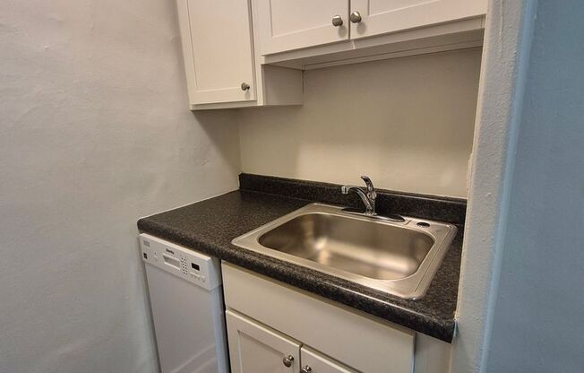 1 bed, 1 bath, 450 sqft, $1,299, Unit 5326 Fifth Ave. #05