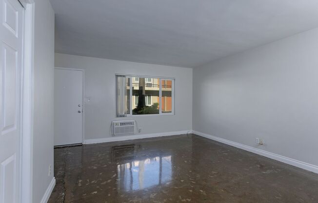 Studio, 1 bath, 444 sqft, $1,495, Unit 04