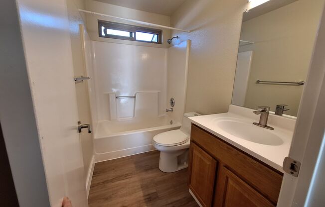 1 bed, 1 bath, $2,395, Unit B-6