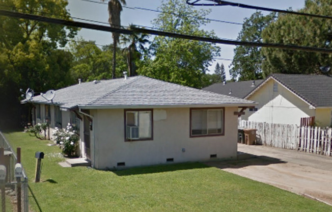 Beautiful 2 bedroom 1 bath located in Elk Grove!